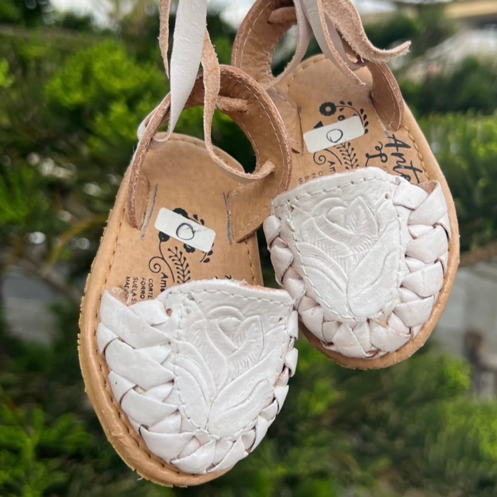 baby girl huaraches
